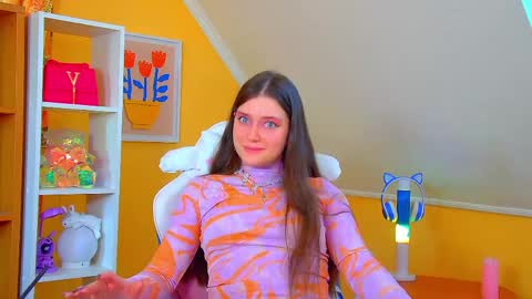 Jessica online show from April 7, 6:37 am