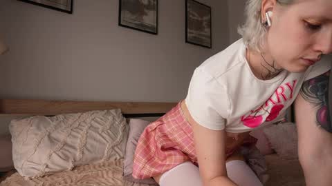 jigglipuff_ online show from March 31, 5:07 am