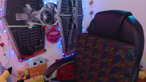 Juanita online show from December 17, 5:47 pm