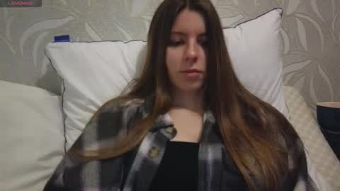 laura online show from December 1, 8:55 pm