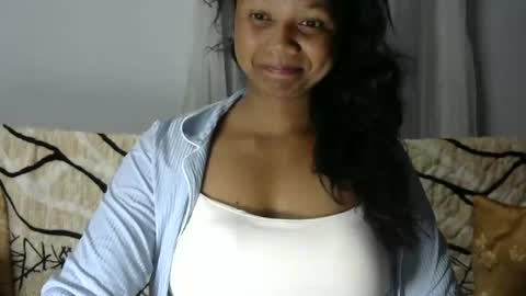 stellah online show from August 2, 1:52 am
