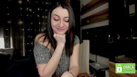 julia_t_mog online show from April 5, 11:26 pm