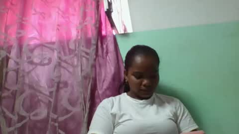 juliah02 online show from January 17, 6:15 am