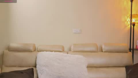 Juliana online show from April 11, 10:24 pm