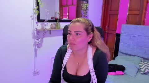 julieta_star69 online show from March 27, 7:36 pm