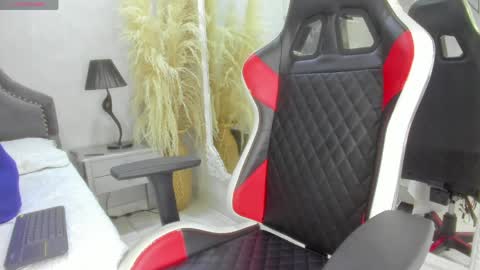 Karely online show from March 30, 1:11 pm