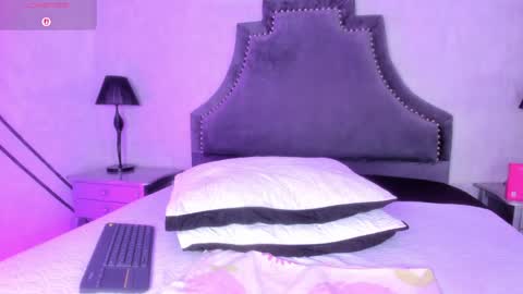 Karely online show from April 10, 4:46 pm