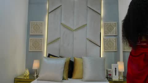 karinaacox online show from April 12, 1:14 pm