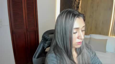 karlyy_ online show from January 13, 12:20 pm