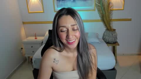 karlyy_ online show from February 2, 7:24 pm