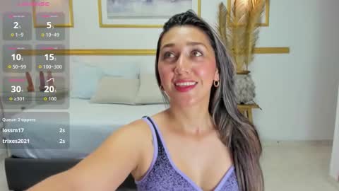 karlyy_ online show from February 6, 7:17 pm