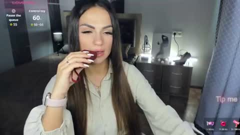 Karolina online show from June 18, 8:59 am