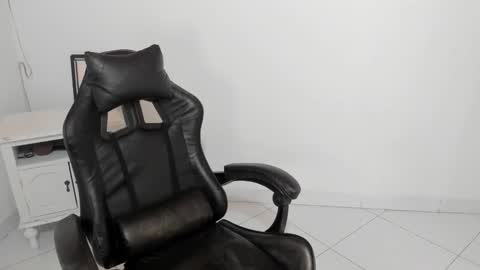 Alicia online show from January 10, 9:30 pm