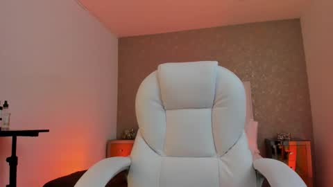 kayliebrooks online show from December 16, 8:15 pm