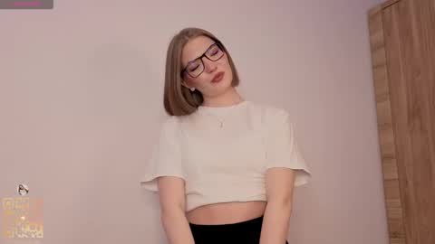 Lisa online show from March 11, 6:10 pm