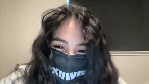 KIIWEE online show from November 4, 12:04 am