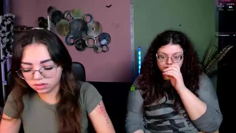 kiki_swan online show from December 5, 7:19 am