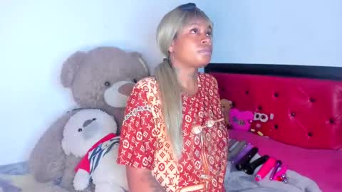 kim withe online show from March 8, 7:13 am