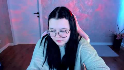 kira online show from April 10, 6:30 am