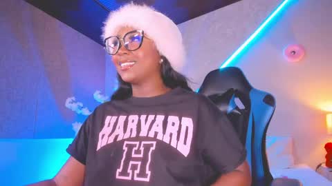 kishalove_ online show from April 14, 1:33 pm