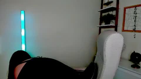 Kitten online show from July 16, 1:05 pm
