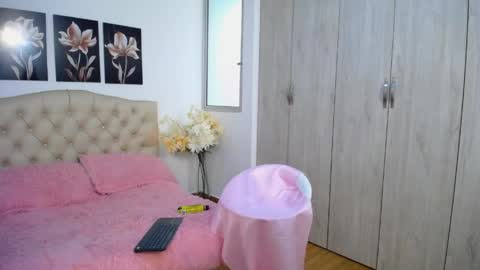 kitty_f00x online show from April 23, 7:38 pm