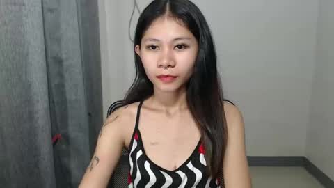 kitty_pie69 online show from April 3, 9:51 am
