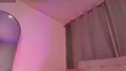 Sophie online show from March 18, 1:43 am