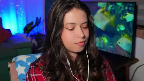 kozzy_ online show from June 19, 11:19 pm
