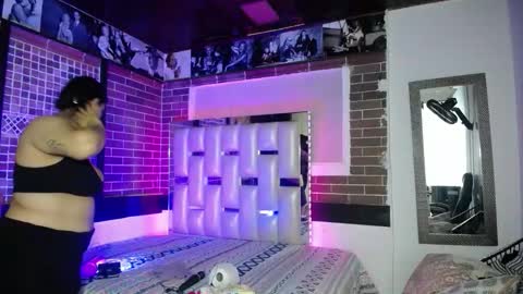 kriss_sweetboobs online show from March 24, 12:32 pm