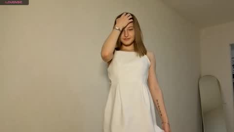 kristandaty online show from March 8, 5:28 pm