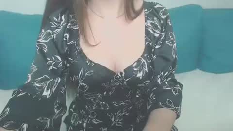 KristenStamen online show from January 13, 6:01 pm