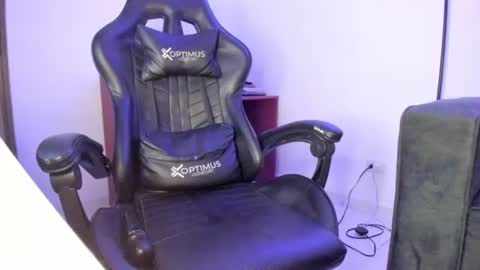 Kyleigh online show from July 30, 12:33 am