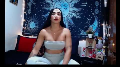 kylie online show from August 4, 7:20 pm