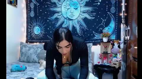 kylie online show from July 23, 11:35 pm