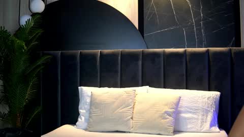 Kylie online show from March 31, 9:15 pm