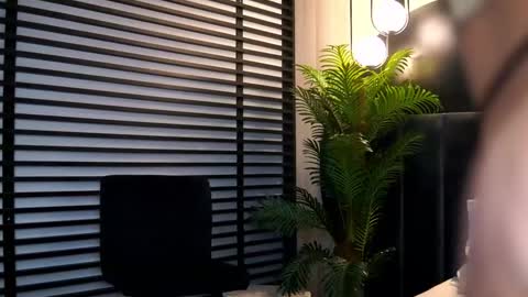 Kylie online show from March 25, 11:18 pm