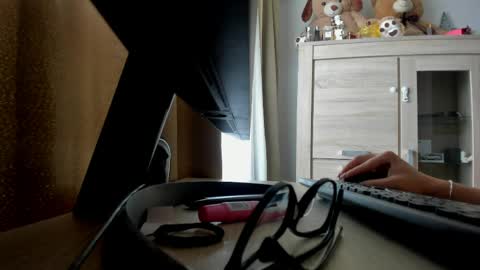 KYLIE online show from April 23, 11:06 am