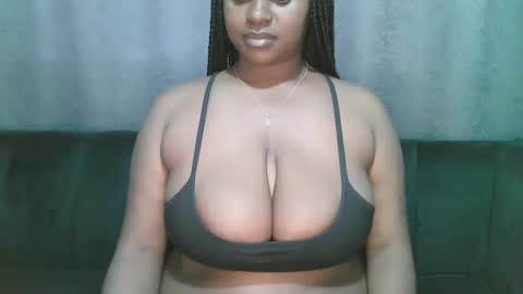 lady_dearra online show from March 21, 11:15 am