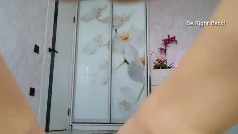 Sima Ladybigsmile online show from March 18, 5:45 am