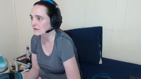 LadySlate online show from February 22, 4:07 am