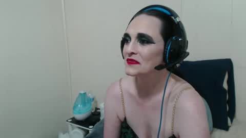 LadySlate online show from December 5, 2:31 am