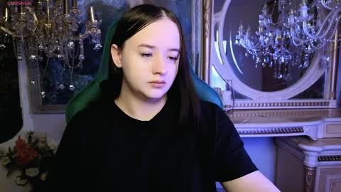 lara_benson_ online show from March 25, 4:43 pm