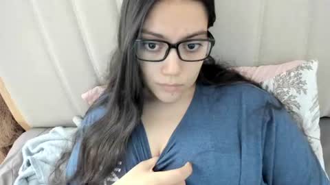 lara online show from March 12, 5:48 pm