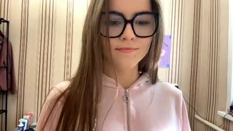Mia online show from July 9, 2:19 pm
