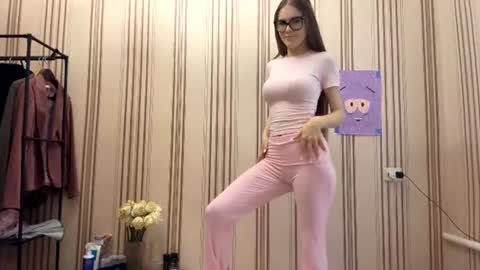 Mia online show from July 8, 2:19 pm