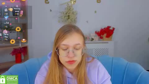 layriantavee online show from October 2, 6:18 am