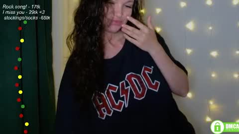 hey Im Leia and I love rock  online show from June 26, 7:15 pm