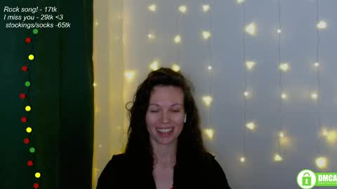 hey Im Leia and I love rock  online show from April 12, 7:16 pm