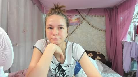 leila_bambi_ online show from April 10, 6:30 am